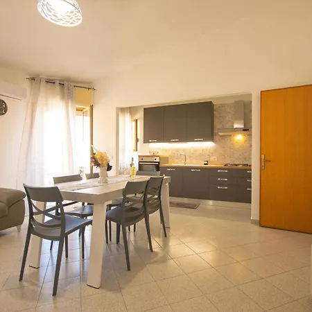 Berchida 1 Apartamento La Caletta